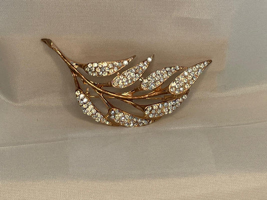 Seven leaves brooch