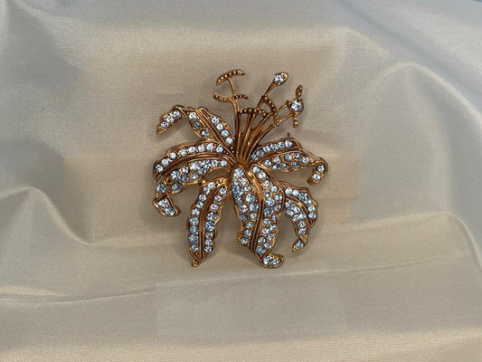 Lily brooch