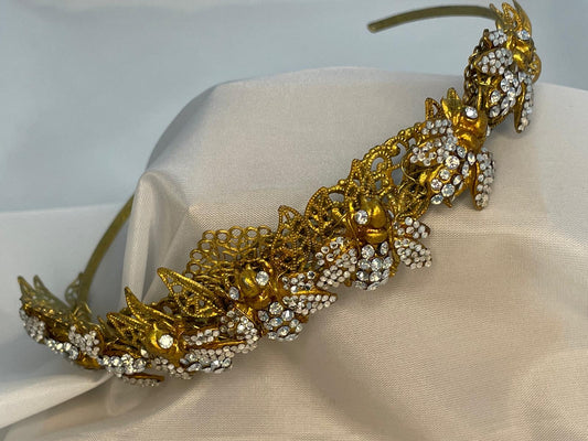 Multiple tiny bee tiara with delicate leaf base